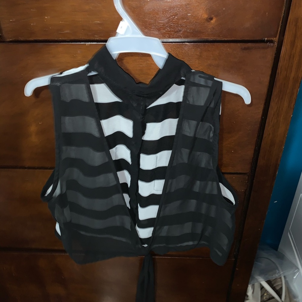 blouse - Picture 2 of 2